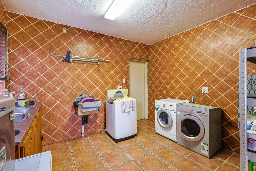 4 Bedroom Property for Sale in Hartbeespoort North West